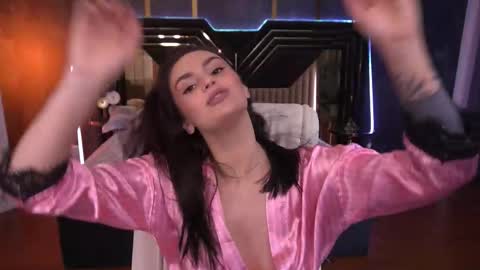 Snapshot of milashalovely chatting on 24, 10, 2025 Milasha online show from 24, 10, 2025