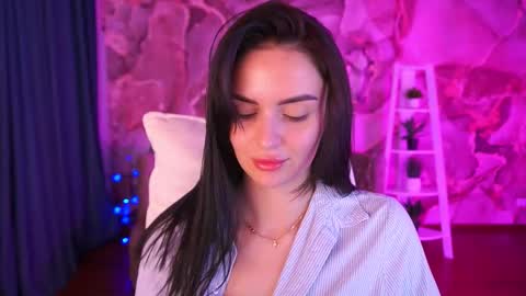 Snapshot of milashalovely chatting on 18, 11, 2025 Milasha online show from 18, 11, 2025