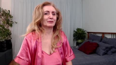 Snapshot of milawantfun chatting on 14, 12, 2025 Mila online show from 14, 12, 2025