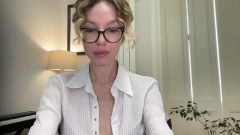 Mila online show from 24, 9, 2025