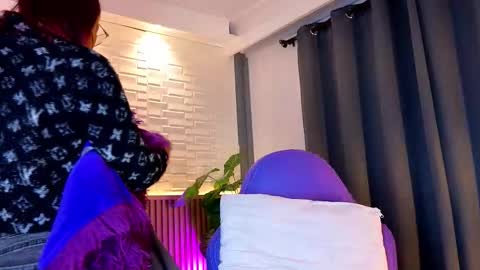 milena_lawson online show from 24, 10, 2025