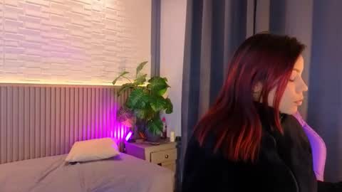 milena_lawson online show from 2, 12, 2025
