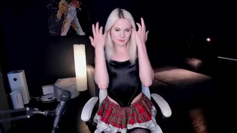 Snapshot of milena_marshmallows chatting on 26, 5, 2026 Milena online show from 26, 5, 2026