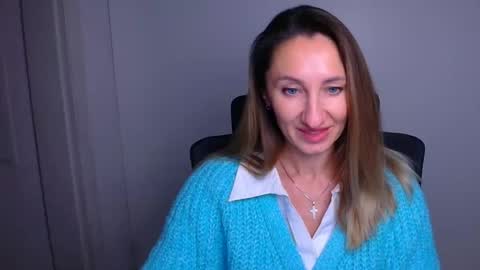 Snapshot of milena_sunny_ chatting on 19, 12, 2025 Milena online show from 19, 12, 2025