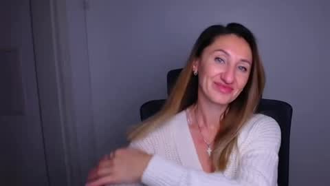 Snapshot of milena_sunny_ chatting on 20, 12, 2025 Milena online show from 20, 12, 2025