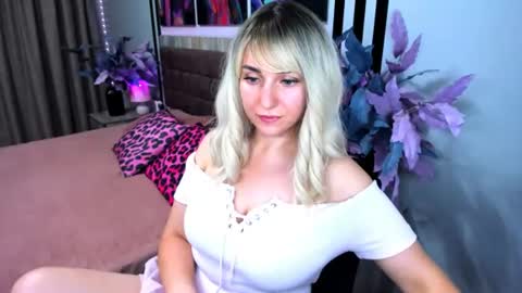 Snapshot of milenadaisy chatting on 8, 7, 2026 MilenaDaisy online show from 8, 7, 2026