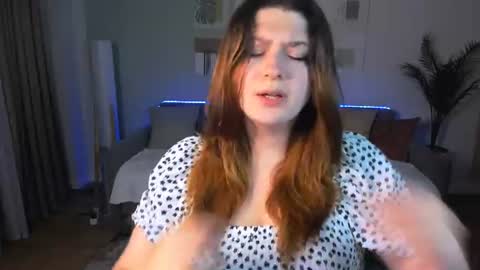 milenafiery online show from 4, 7, 2026