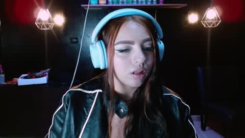 Snapshot of miley_clarck chatting on 11, 5, 2026 Miley online show from 11, 5, 2026