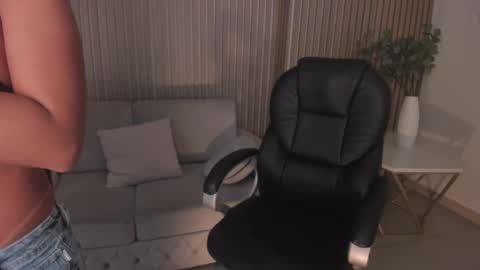 Miley Cruz  IG miley model23 online show from 19, 2, 2025