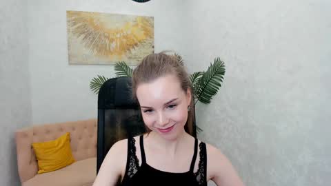 Snapshot of mileygloss chatting on 11, 1, 2025 mileygloss online show from 11, 1, 2025