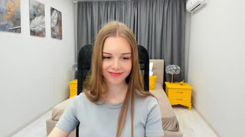 Snapshot of mileygloss chatting on 18, 2, 2025 mileygloss online show from 18, 2, 2025