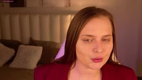 mileylovelyx online show from 17, 11, 2025