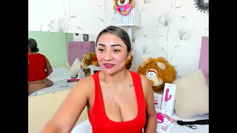 Snapshot of milf_bigass_ chatting on 29, 1, 2025 Antonella online show from 29, 1, 2025