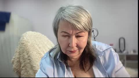 Snapshot of milf_charlotty chatting on 14, 11, 2025 Charlotte online show from 14, 11, 2025