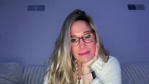 MIlf Goddess online show from 10, 3, 2025