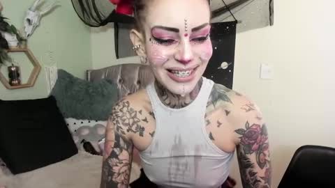 Isabella online show from 7, 11, 2025