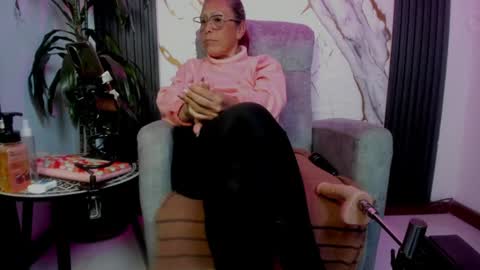 milf sikiu  online show from 2, 7, 2026