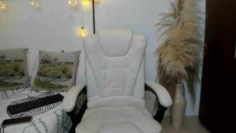 Nakary Bustamante online show from 17, 4, 2026