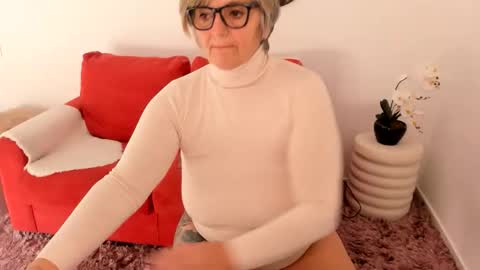 MilfElla online show from 13, 11, 2025