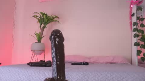 Snapshot of mili_moon_ chatting on 24, 6, 2026 online show from 24, 6, 2026