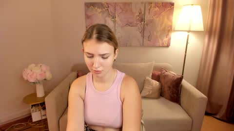 Snapshot of milinafox chatting on 8, 10, 2025 milinafox online show from 8, 10, 2025