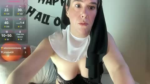 Snapshot of milkandhoneylullabies chatting on 28, 10, 2025 Milk online show from 28, 10, 2025