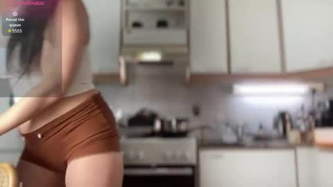 Snapshot of milkandhoneylullabies chatting on 16, 12, 2025 Milk online show from 16, 12, 2025