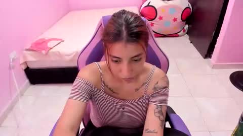 Snapshot of milky__boobs69 chatting on 1, 10, 2025 vale online show from 1, 10, 2025