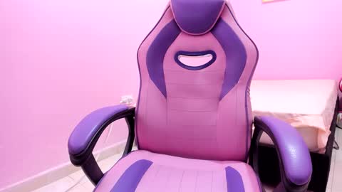 Snapshot of milky__boobs69 chatting on 3, 10, 2025 vale online show from 3, 10, 2025