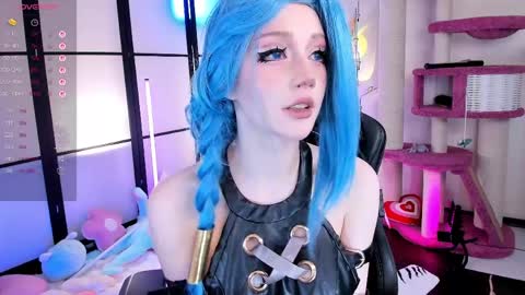 milky cute online show from 26, 3, 2026