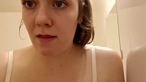 milkymomasquirtsalot online show from 6, 5, 2026