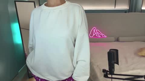 Mila online show from 6, 3, 2025