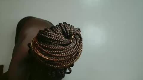 Snapshot of milla_nova chatting on 26, 10, 2025 nova online show from 26, 10, 2025