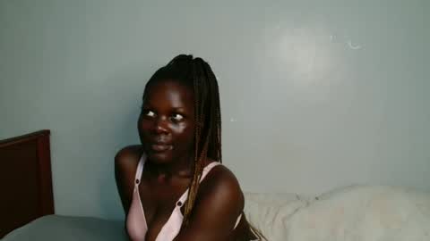 Snapshot of milla_nova chatting on 18, 11, 2025 nova online show from 18, 11, 2025