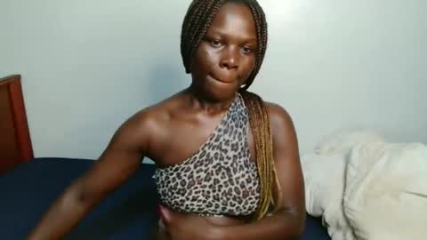 Snapshot of milla_nova chatting on 22, 11, 2025 nova online show from 22, 11, 2025