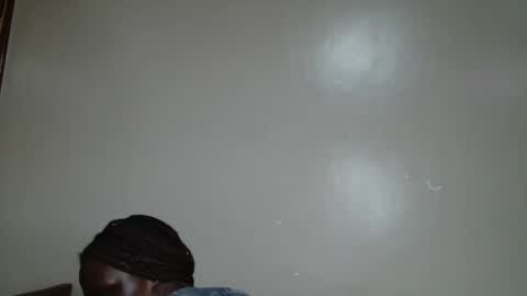 Snapshot of milla_nova chatting on 27, 11, 2025 nova online show from 27, 11, 2025