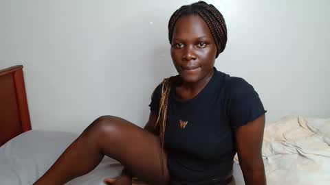 Snapshot of milla_nova chatting on 28, 11, 2025 nova online show from 28, 11, 2025