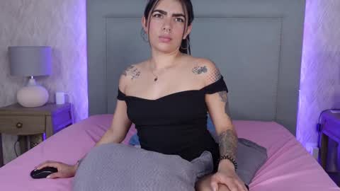 Snapshot of millabliss chatting on 4, 3, 2025 MillaBliss online show from 4, 3, 2025