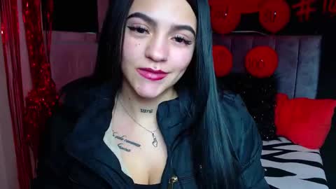 Snapshot of millacounisslosexanal chatting on 5, 3, 2025 Violeta online show from 5, 3, 2025