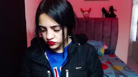 Snapshot of millacounisslosexanal chatting on 8, 10, 2025 Violeta online show from 8, 10, 2025