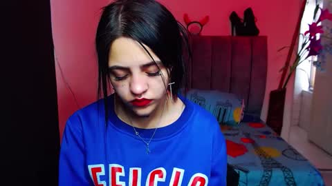 Snapshot of millacounisslosexanal chatting on 10, 10, 2025 Violeta online show from 10, 10, 2025