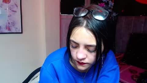 Snapshot of millacounisslosexanal chatting on 5, 11, 2025 Violeta online show from 5, 11, 2025