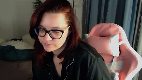 Snapshot of millapoolys chatting on 6, 12, 2024 Milla online show from 6, 12, 2024