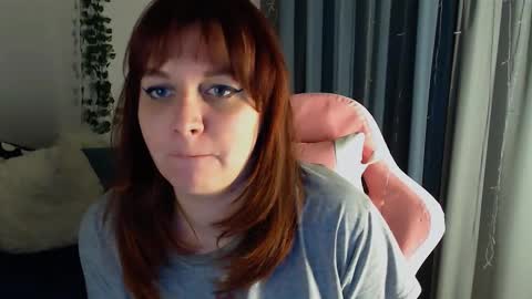 Snapshot of millapoolys chatting on 25, 2, 2025 Milla online show from 25, 2, 2025