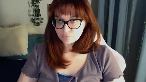 Snapshot of millapoolys chatting on 2, 3, 2025 Milla online show from 2, 3, 2025