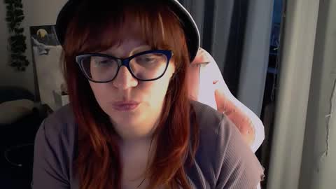 Snapshot of millapoolys chatting on 12, 10, 2025 Milla online show from 12, 10, 2025