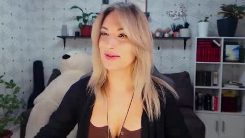 MillaXQueen online show from 7, 2, 2026