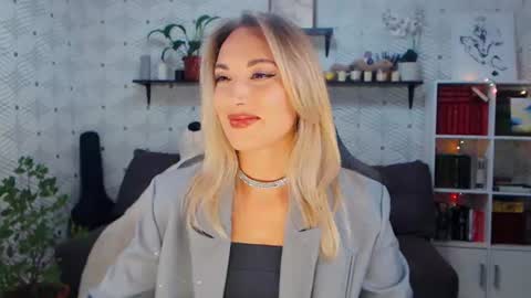 MillaXQueen online show from 13, 6, 2026
