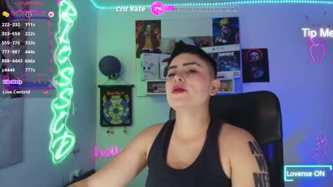 Im girl my name is Johana  online show from 22, 12, 2025
