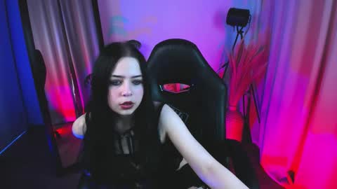 milleycyrus_ online show from 28, 3, 2026
